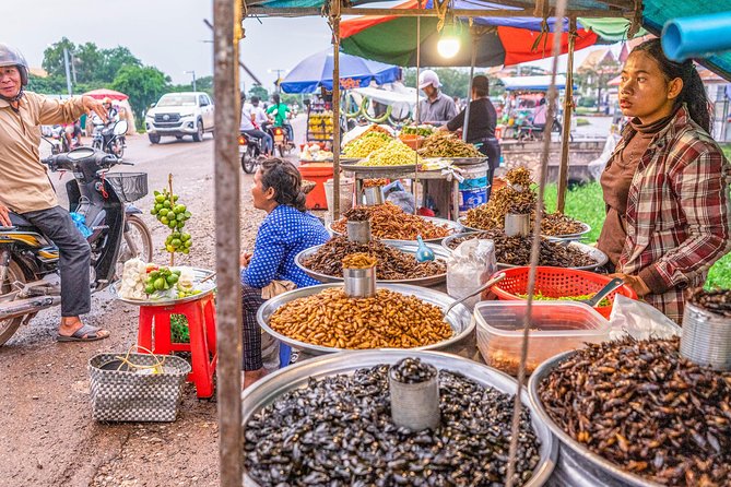 Siem Reap: Evening Foodie Vespa Tour / Tuk Tuk Available - First stop: 30 minutes at a local restaurant