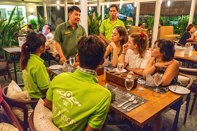 Siem Reap: Evening Foodie Vespa Tour / Tuk Tuk Available - Nom banh chok at Phum Num Banh Chok