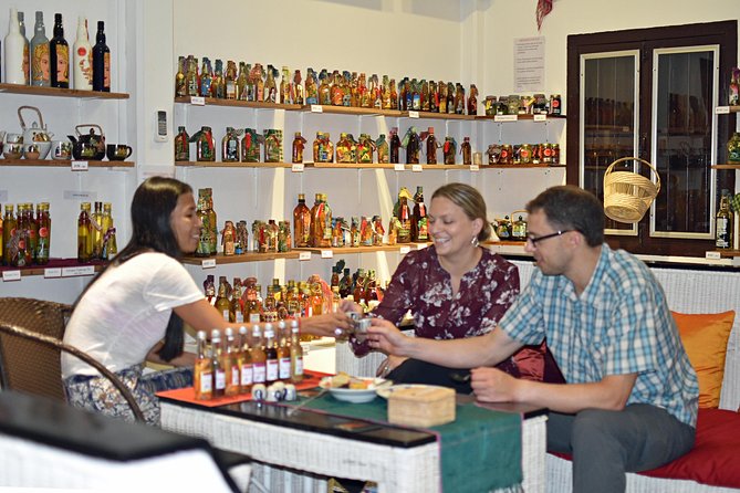 Siem Reap Food Tour by Vespa - Food, alcohol, and comfort considerations