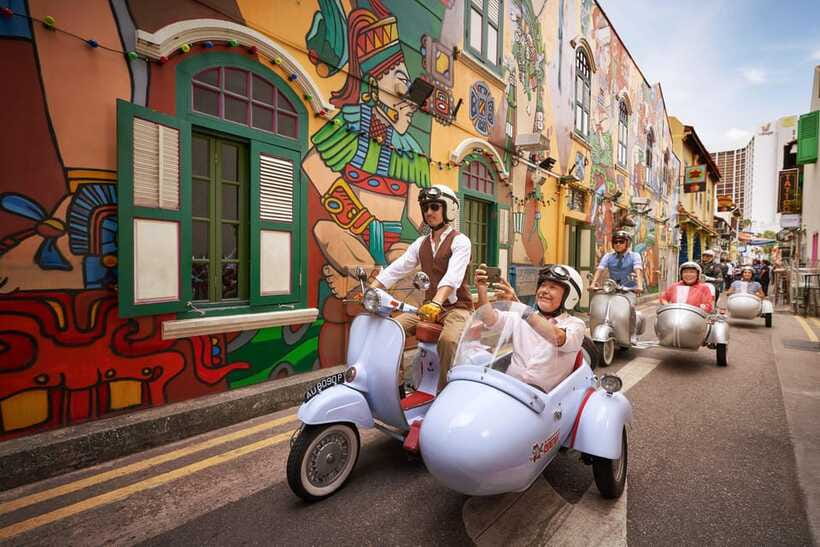 Singapore: Kampong Glam & Civic District Vespa Sidecar Ride - Starting at the Esplanade Taxi Stand