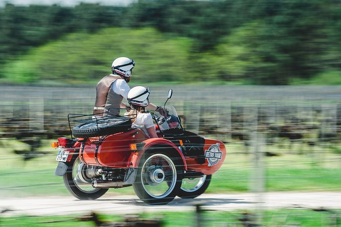 The Médoc in a sidecar, magic! - Sharing One Sidecar Between Two People