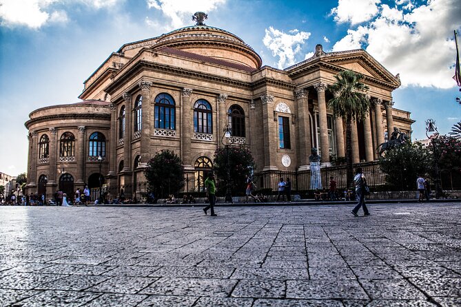 Tour in Palermo and Mondello driving an original classic Fiat 500 - Who will enjoy this drive most