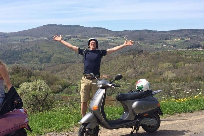 Tuscany Vespa Tour: Lunch & Wine Tasting, Countryside Roads - Learning to handle an automatic Vespa