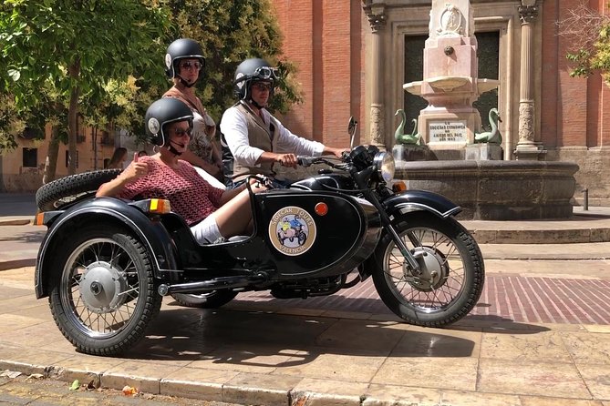Valencia Highlights on a Vintage Sidecar with local driver - Why a sidecar works so well in Valencia