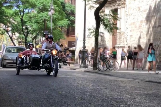 Valencia Highlights on a Vintage Sidecar with local driver - The modern city at the City of Arts and Sciences