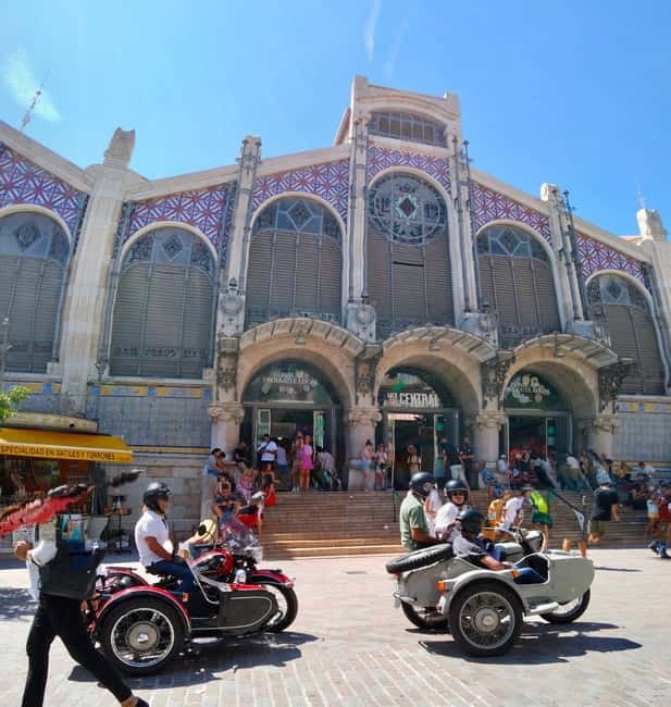 Valencia: The Highlights Tour in Vintage Sidecar - Civic Valencia around the town hall and station