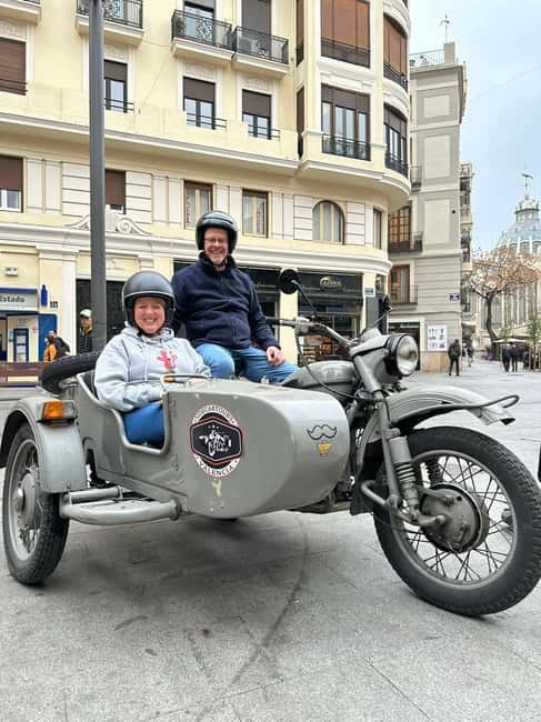Valencia: The Highlights Tour in Vintage Sidecar - Old walls, towers, and narrow lanes