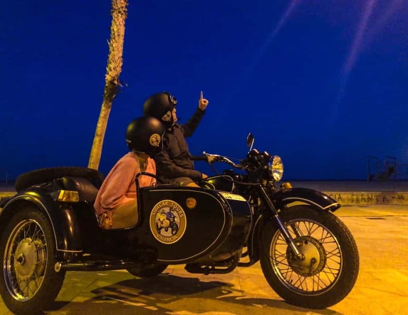 Valencia: The Highlights Tour in Vintage Sidecar - A change of scene at the City of Arts and Sciences