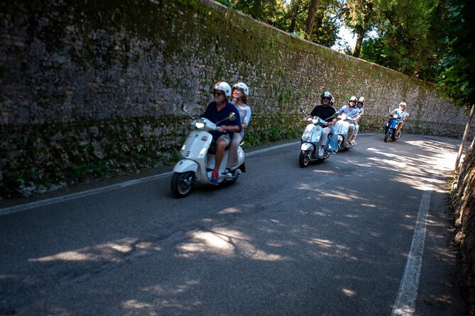 Vespa 125 rental to explore the UNESCO Hills - The best photo opportunities are along the way