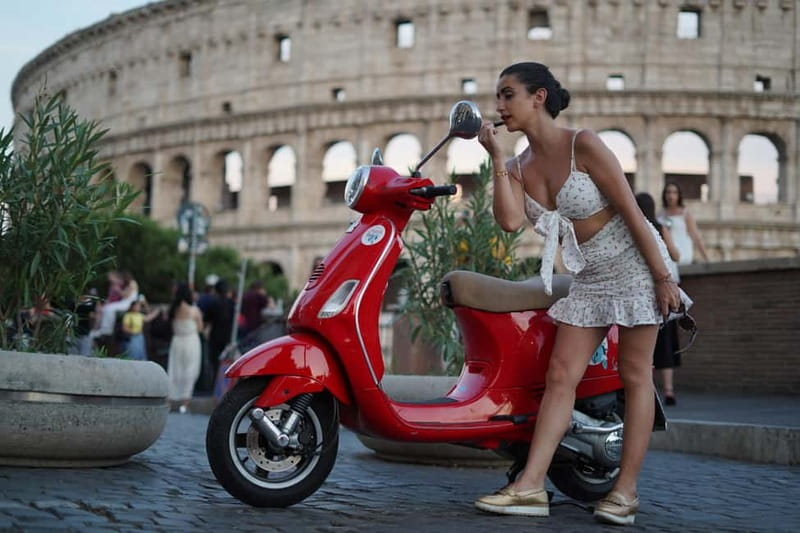 Vespa city tour in Rome with two different routes - Acqua Paola Fountain and Janiculum Hill