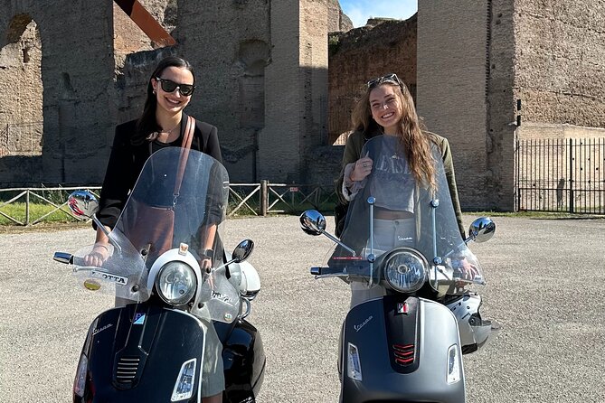Vespa experience guided by us & Photo shoot - The Roman Forum panorama