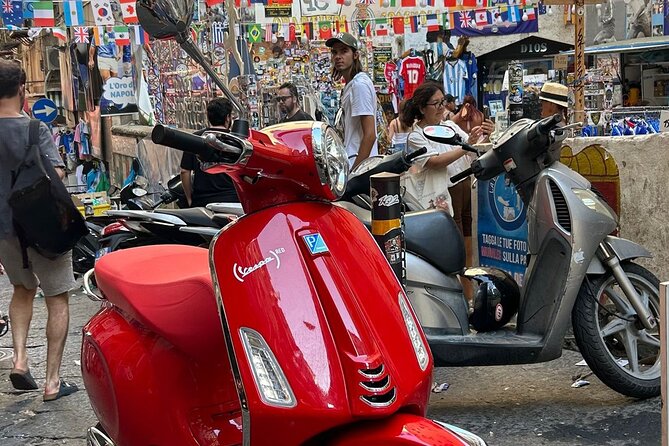 Vespa Naples rental - Pickup, return, and communication
