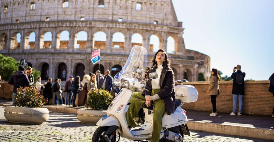 Vespa scooter tour in Rome with Pro-Photographer - Key points at a glance