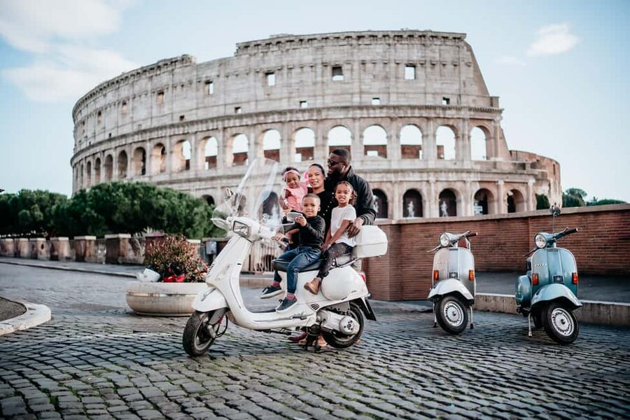 Vespa Scooter Tour "Rome as a Local" - Finishing at the Pantheon