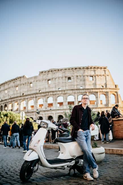 Vespa Scooter Tour "Rome as a Local" - Colosseum and Circus Maximus in the first 25 minutes
