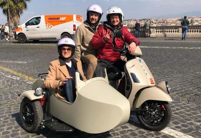 Vespa Sidecar Tour: Express Highlights of Rome - Piazza Venezia and the Colosseum