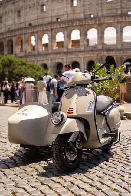 Vespa Sidecar Tour: Highlights of Rome - The Colosseum as the grand finish