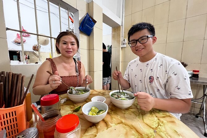 Vespa Tour HANOI BACK STREETS: FOOD+LOCAL LIFE+CULTURE & FUN - Hanoi’s railway lanes and the train street question