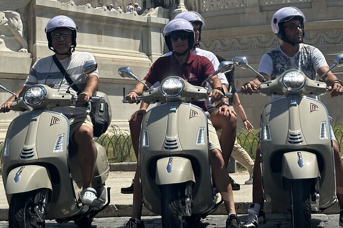 Vespa Tour Highlights of Rome - Trevi Fountain and the Pantheon