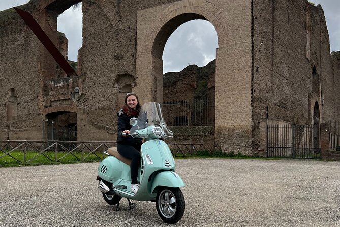 Vespa Tour in Rome Driven by Us with Optional Pick Up - The Colosseum without a long visit
