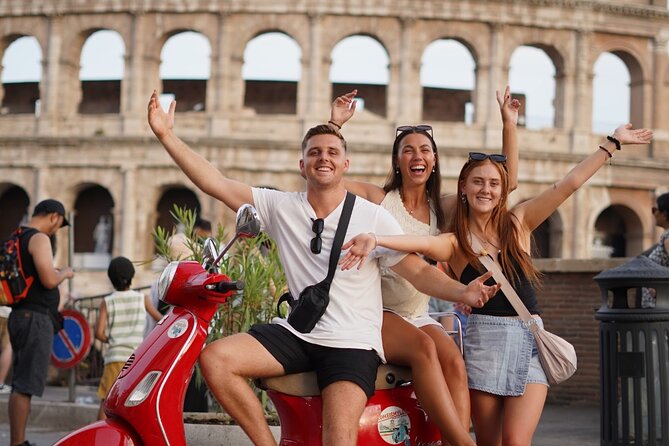 Vespa Tour in Rome with professional photographer - Gianicolo views over the city