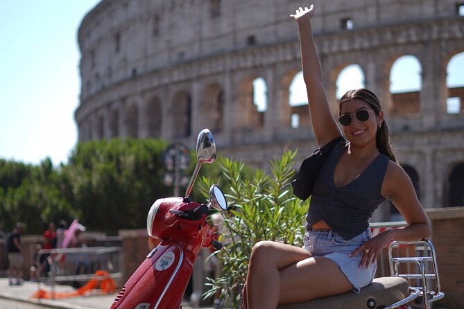Vespa Tour in Rome with professional photographer - Circus Maximus and the Aventine Hill