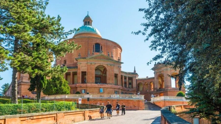 Vespa Tour in the Hills of Bologna - San Michele in Bosco and the first big view