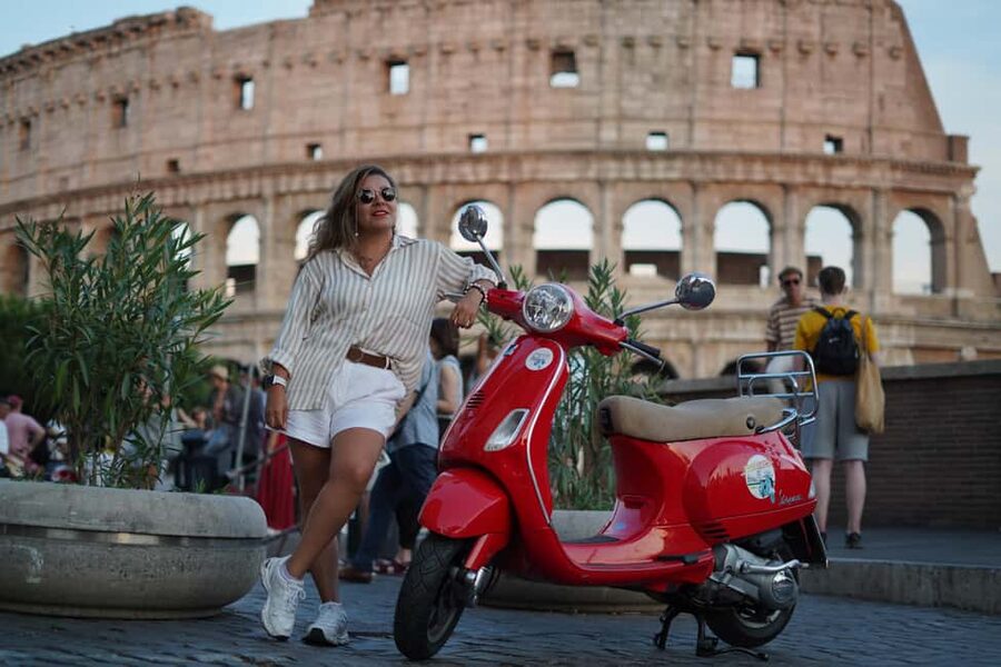 Vespa - Wine and Photography service in Rome - Key points to know before you book