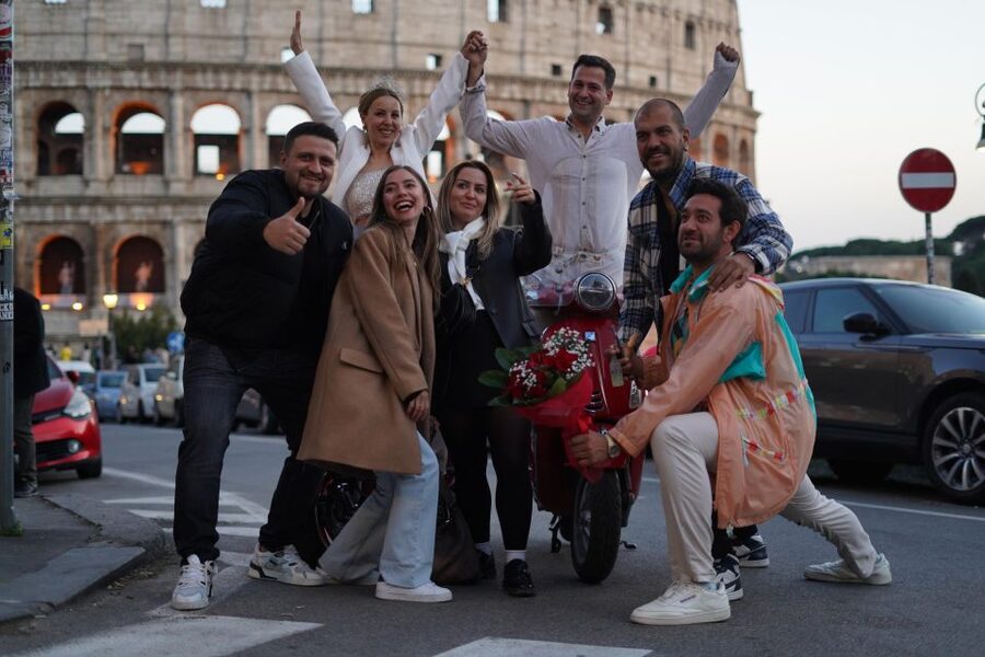 Vespa - Wine and Photography service in Rome - How the drivers and guides shape the ride