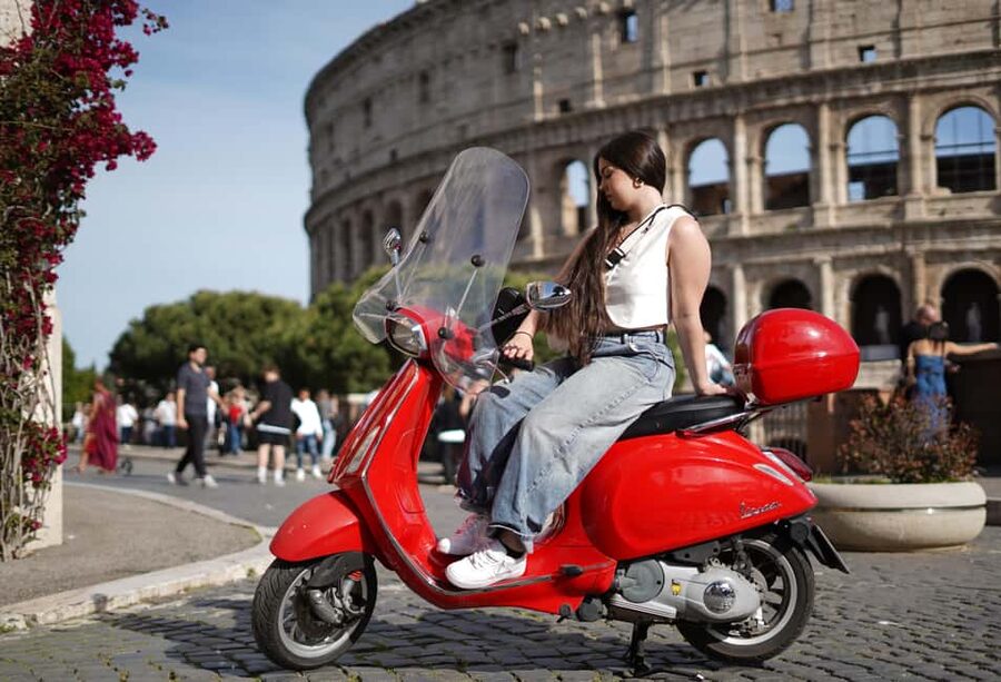 Vespa - Wine and Photography service in Rome - Starting near the Colosseum on Via del Colosseo
