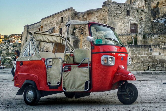 Vintage Ape Calessino Private Tour Polignano a Mare - Centro Storico di Polignano a Mare: a five-minute first look