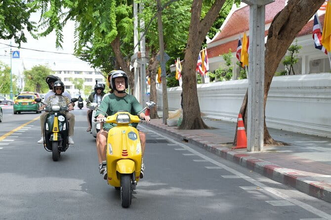 Vintage Scooter Bangkok Tour on Weekday (City Route) - Why a Vespa is a smart way to see Bangkok