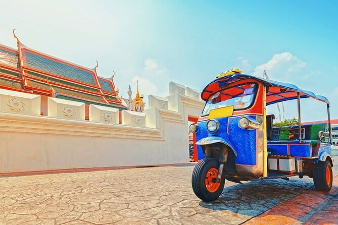 Vintage Scooter Bangkok Tour on Weekday (City Route) - Lunch and local browsing at Wang Lang Market