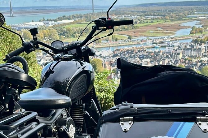 Visit Honfleur by sidecar: 1.5 to 3.5 hour tour along the coast - The 3.5-hour route adds Deauville landmarks